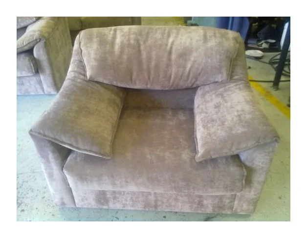 Giant Upholstery logo