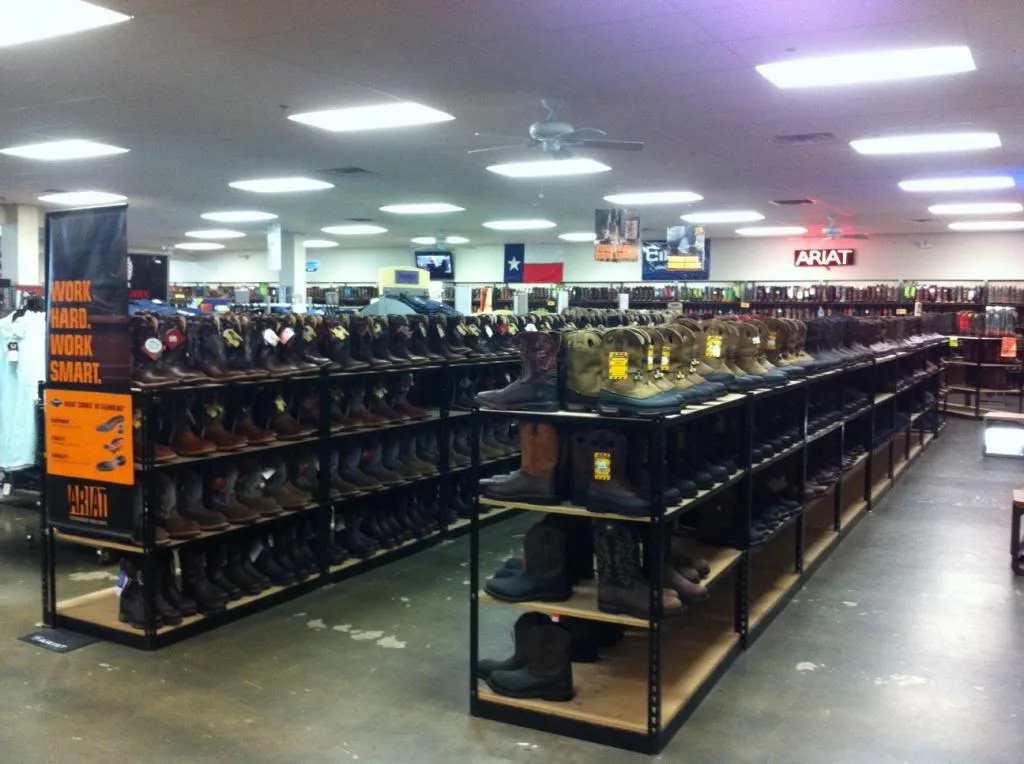 Lone Star Western & Casual photo 3