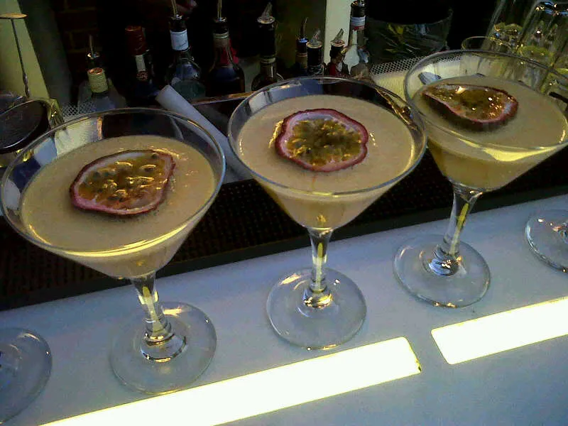 blue wave mobile bar photo 4