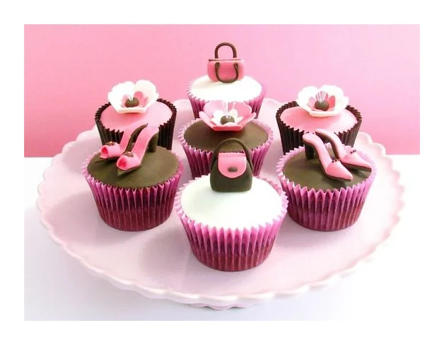 Delicious Cakes logo