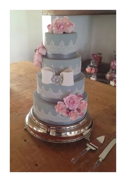 Connie's Cakery logo