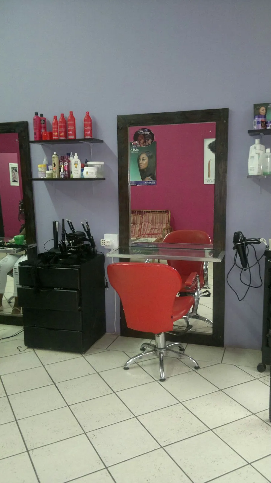 Femanine Hair and Beauty Salon photo 1
