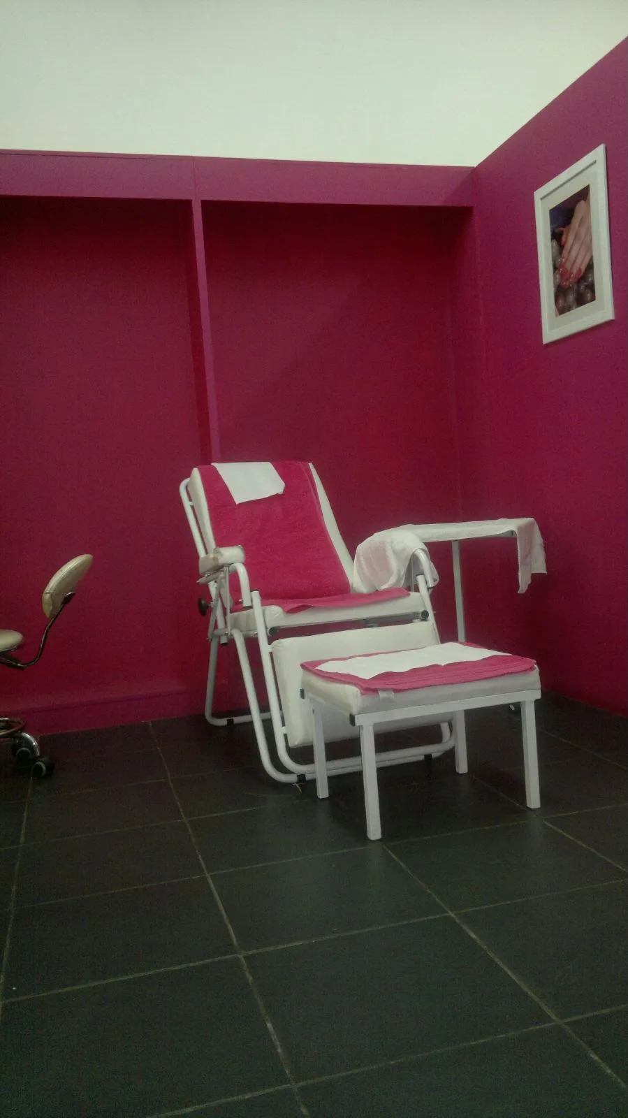 Femanine Hair and Beauty Salon photo 2