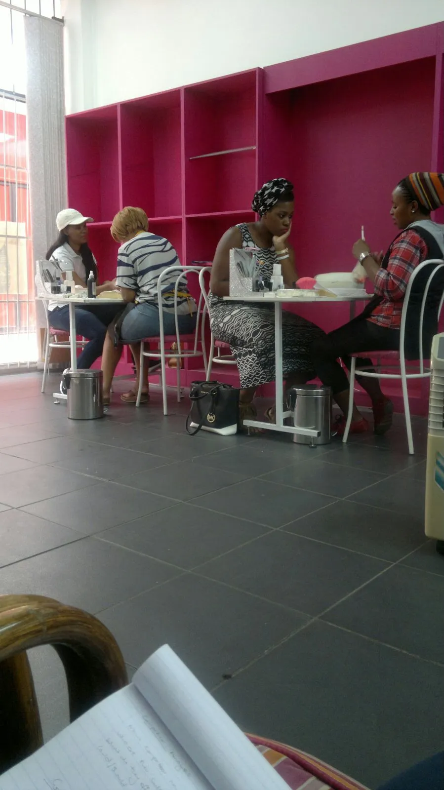 Femanine Hair and Beauty Salon photo 4