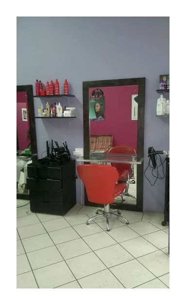 Femanine Hair and Beauty Salon logo