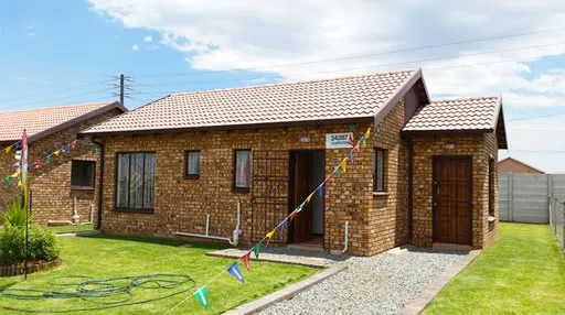 Cosmopolitan Projects Property Development - Protea Glen Village photo 1