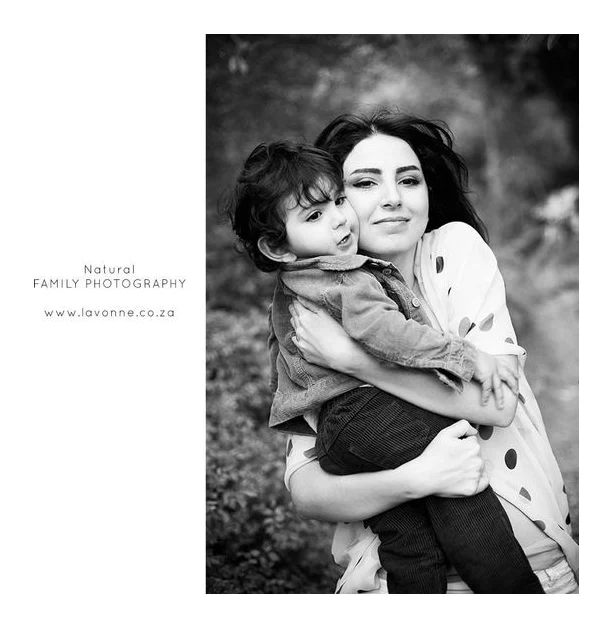 Lavonne Bosman Photo Art - Natural Family Portraits logo