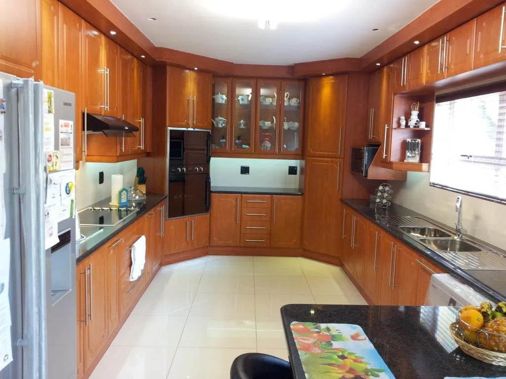 ADVANCED BUILT-IN CUPBOARDS photo 1
